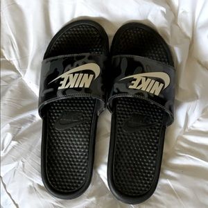 Nike athletic slides men’s 10